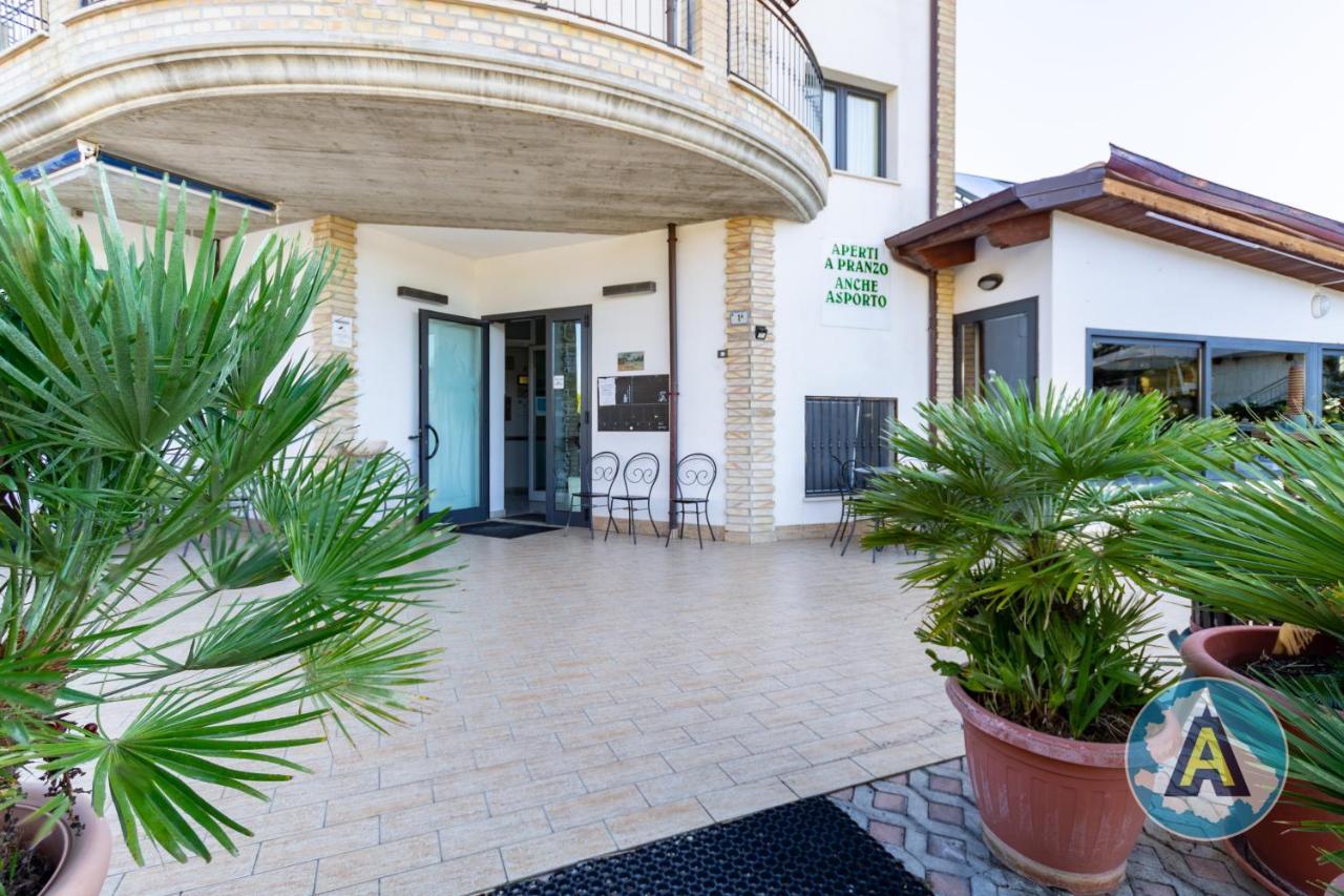 Isola Felice Silvi Paese Exterior photo