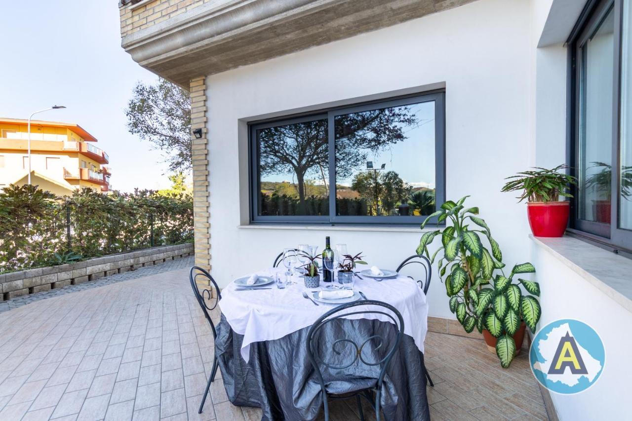 Isola Felice Silvi Paese Exterior photo