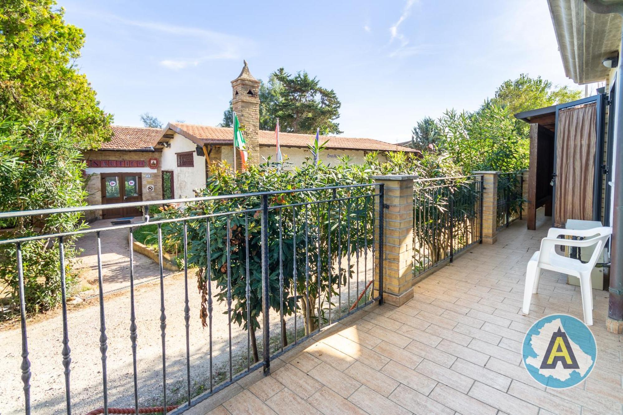 Isola Felice Silvi Paese Exterior photo